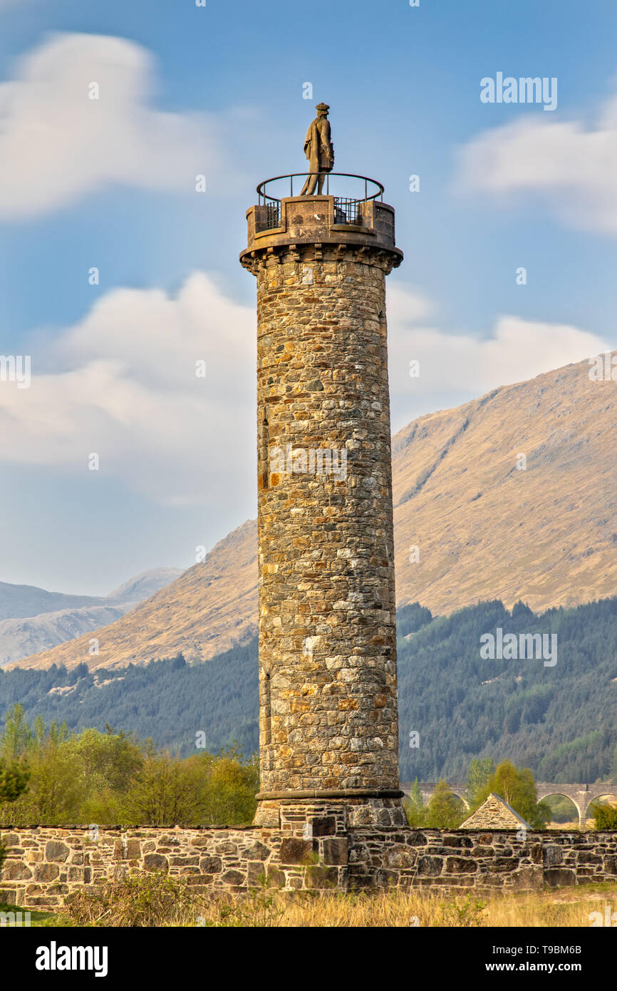 Glenfinnan Monument en las Highlands escocesas cerca de Fort William Foto de stock