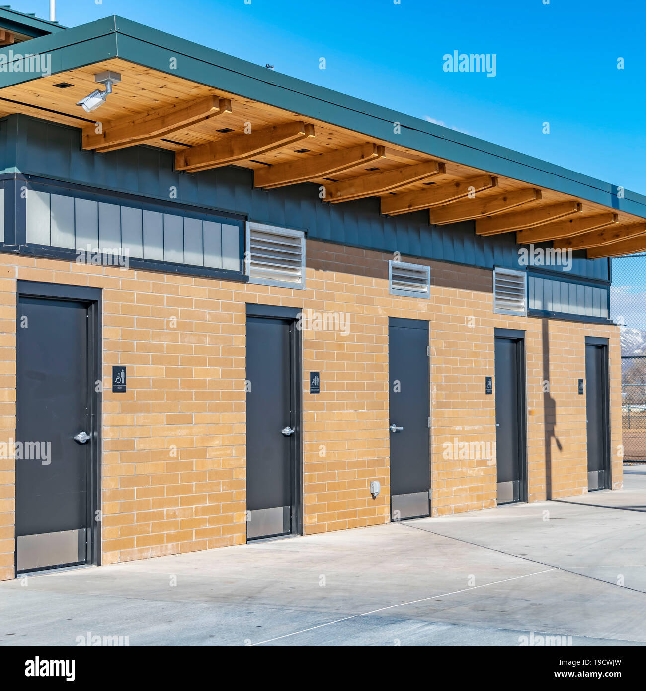 Techo Bajo En Baños Plano - Idea Sala De Estar