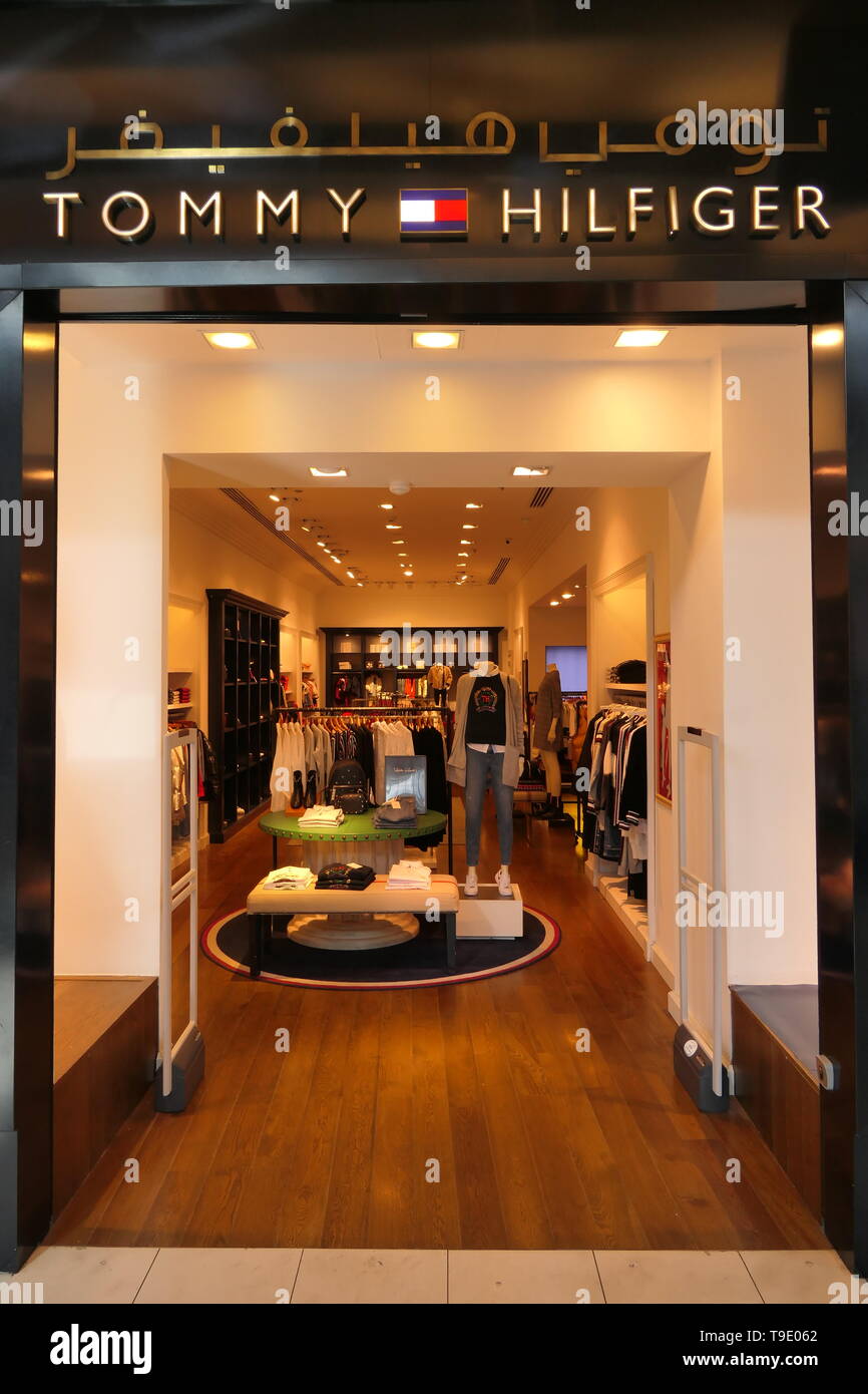 JEDDAH, Arabia - Diciembre 21, 2018: una tienda de la marca de ropa Tommy Hilfiger Fotografía de stock - Alamy