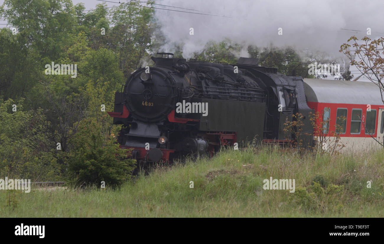 Railroad And Engine Smoke Imágenes De Stock Railroad And - 