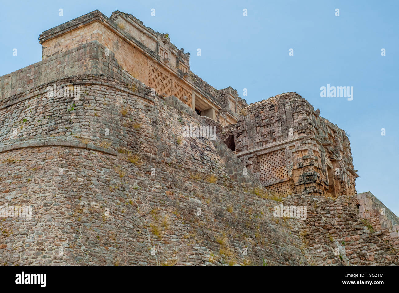 Las Esculturas De La Pirámide Maya De La Zona Arqueológica De Ek Balam En La Península De 