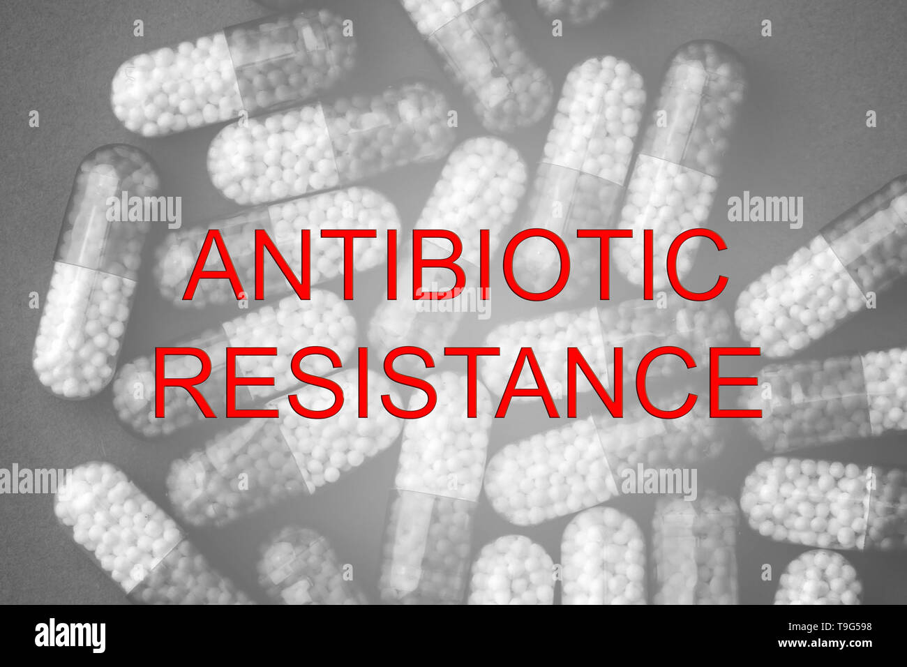 Concepto de Crisis de resistencia a los antibióticos. Cápsulas medicinales Foto de stock