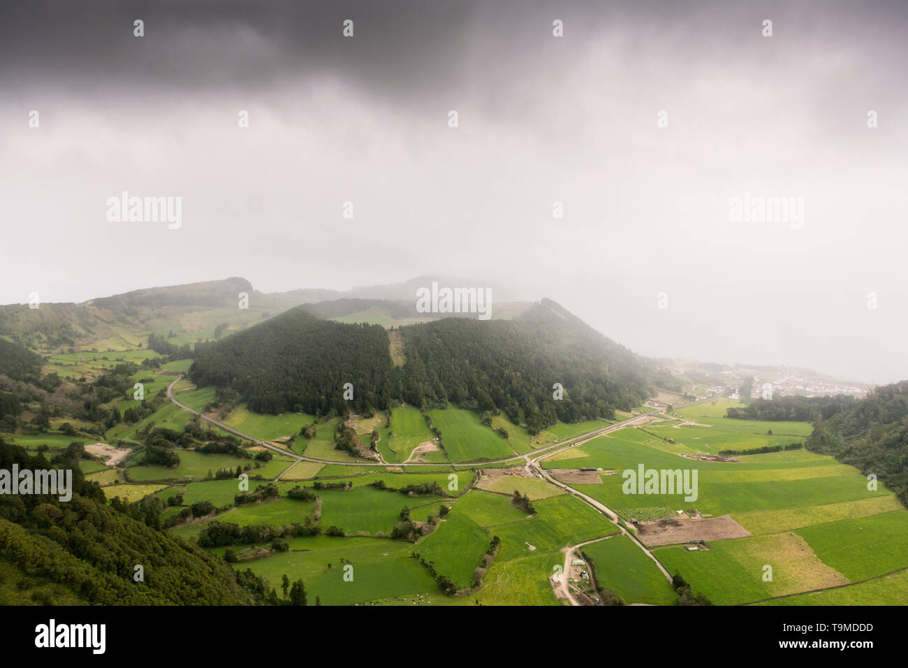 Paisaje aéreo mostrando las malas condiciones meteorológicas de