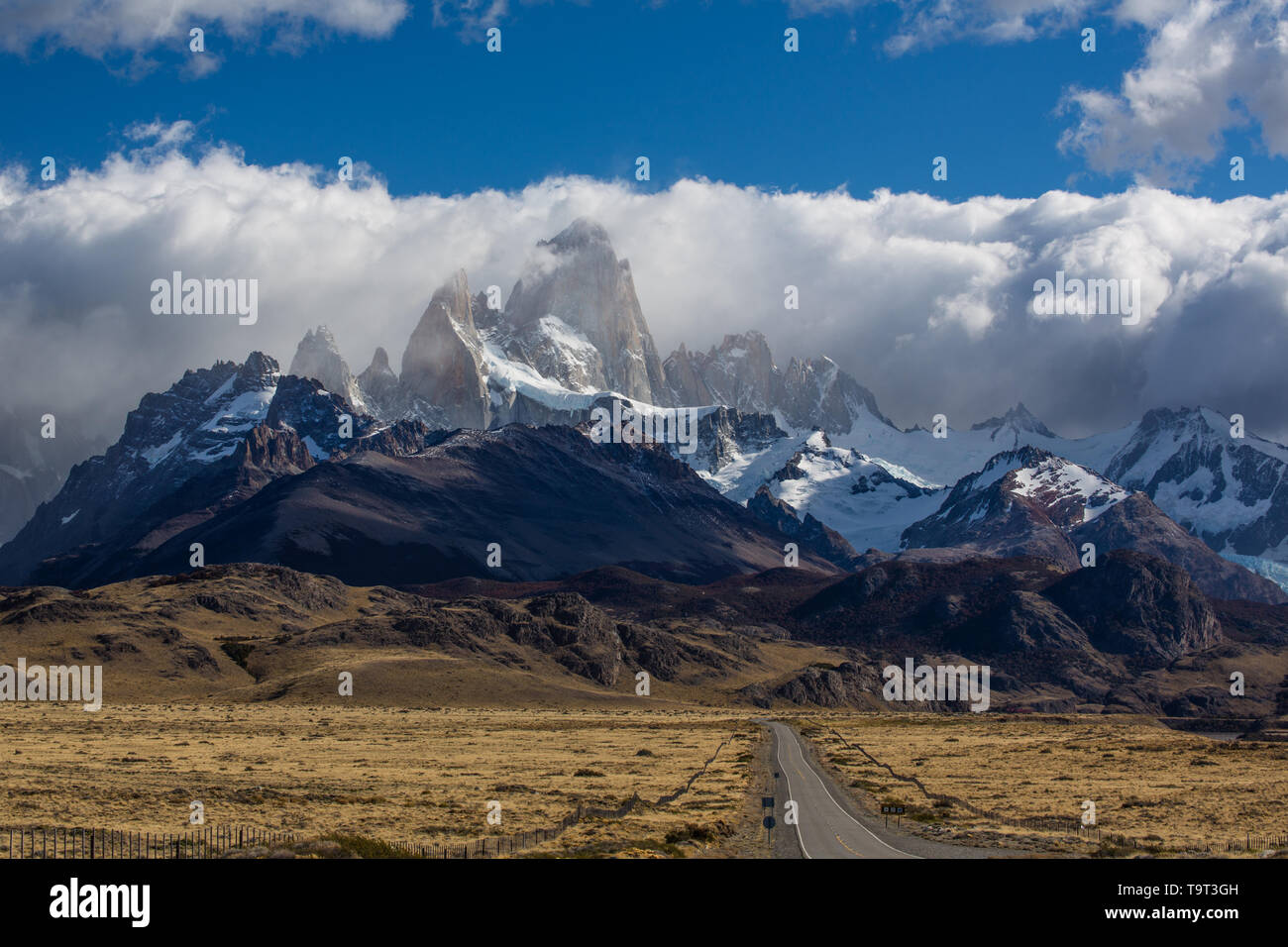Monte Fitz Roy en el Parque Nacional Los Glaciares, cerca de El Chaltén, Argentina. Un sitio de Patrimonio Mundial de la UNESCO en la región de la Patagonia en América del Sur. Bec Foto de stock