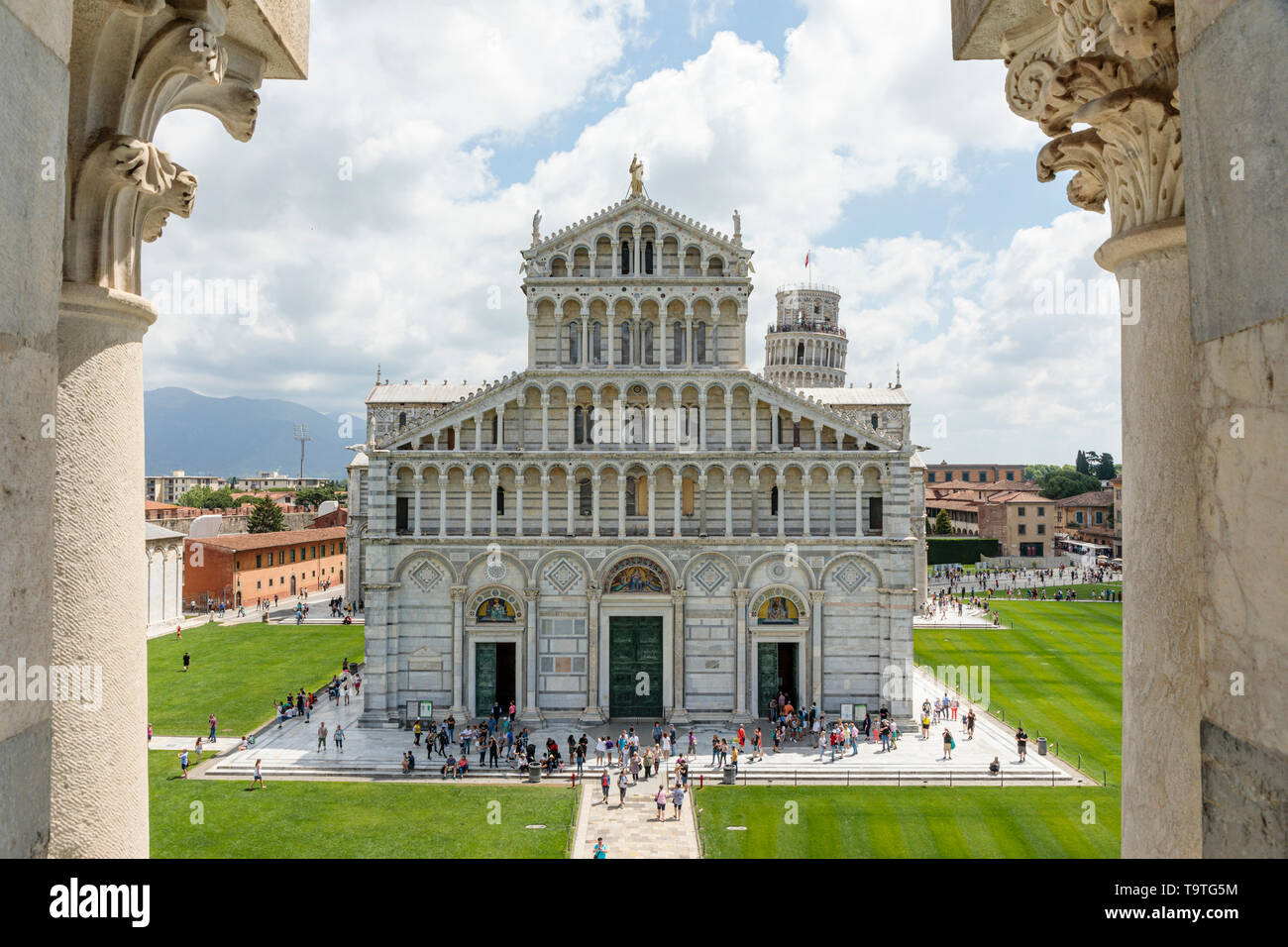 Catedral católica romana de Santa Maria Assunta, en la Piazza del Duomo de Pisa Foto de stock