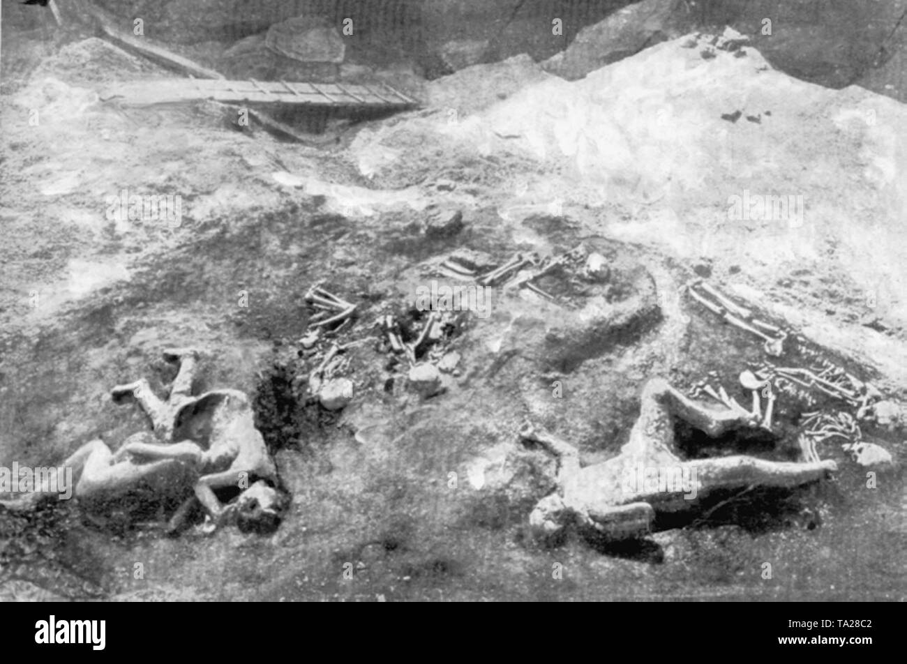 Pompeya fue destruida y enterrada bajo la ceniza y piedra pómez en la erupción del Monte Vesubio en el año 79 D.C. La mayoría de los aproximadamente 10.000 habitantes murieron. Muchas de las víctimas fueron encontrados conservados por ceniza volcánica, como fueron sorprendidos por la catástrofe sobre la marcha Foto de stock