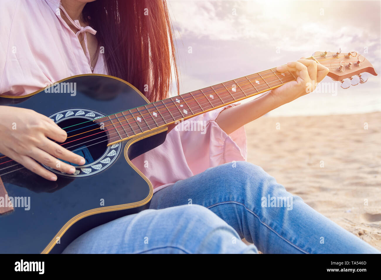 Relajarse música de la playa fotografías e imágenes de alta resolución -  Alamy