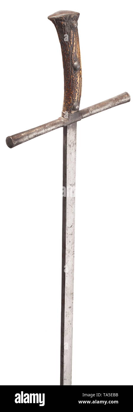 creciendo Sacrificio fenómeno Un jabalí alemán espada, 1ª mitad del siglo XVI la hoja resistente con una  cresta medial en cada lado, un gancho de alambre de púas laterales en la  base de la larga