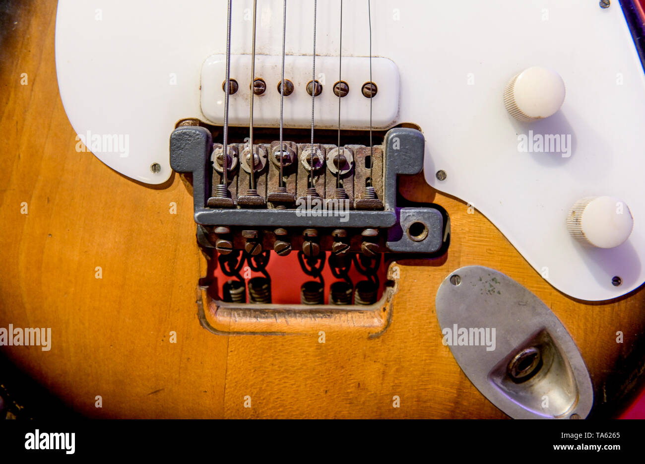 Guitarra de 12 cuerdas fotografías e imágenes de alta resolución - Página 4  - Alamy