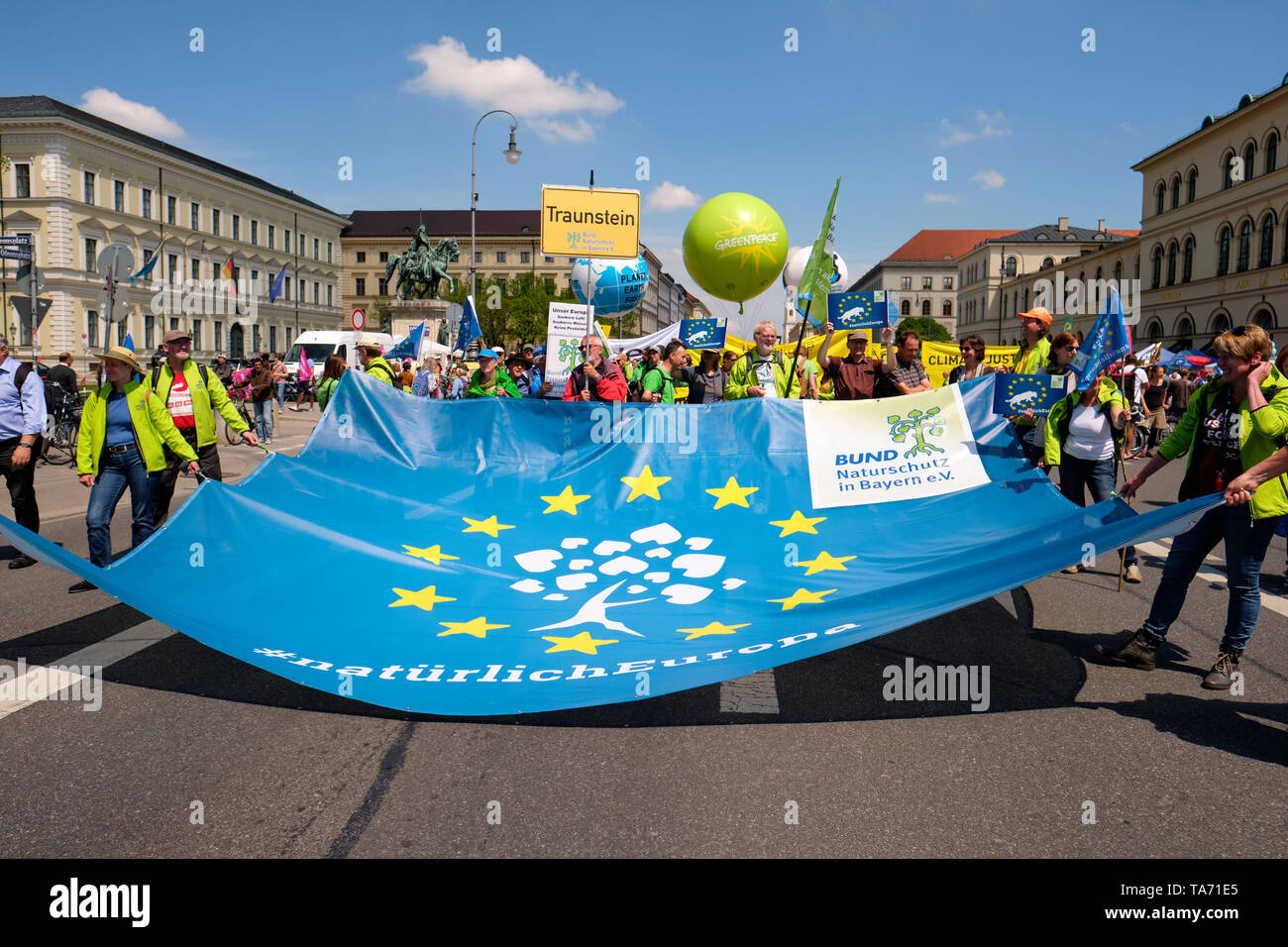 Pro UE Europa Natürlich partidarios de una Europa para todos marzo en Munich Alemania, 19 de mayo de 2019 Foto de stock