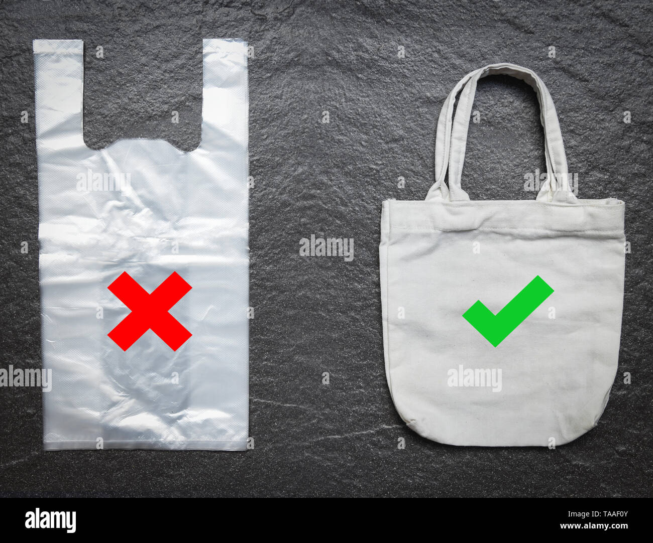 Ninguna bolsa de plástico / Use un paño de tela de lienzo bolso shopping  sustituir Di no a las bolsas de plástico con piedra de fondo oscuro -  problema de contaminación, concepto