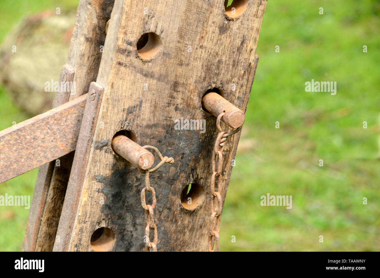 Cubre radiador fácil de hacer en madera natural -Tu Cajón Vintage