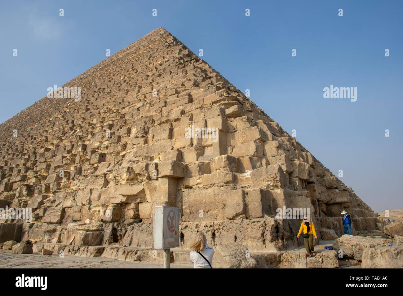La Pirámide de Khufu es la más antigua y la más grande de las tres grandes pirámides de Giza, y fue construido hace más de 4.000 años, durante la IV Dinastía Foto de stock