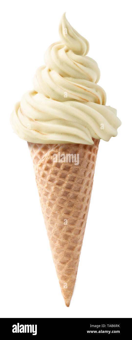 Servir helado de vainilla suave aislado sobre fondo blanco. Foto de stock