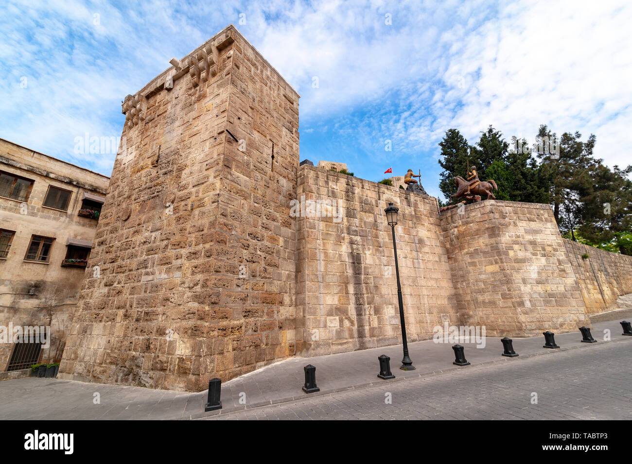 Castillo de Gaziantep llamando "hantab, hamtab' es también un museo de la guerra. Como resultado de las nuevas excavaciones, la historia del castillo se remonta a la bronz Foto de stock