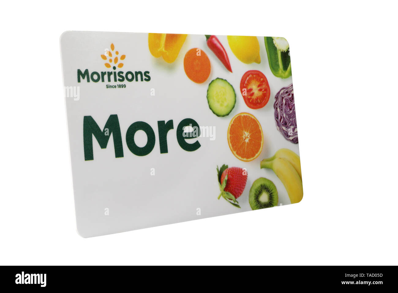 Morrisons Más tarjeta de fidelización con información personal retirado aislado sobre un fondo blanco. Foto de stock