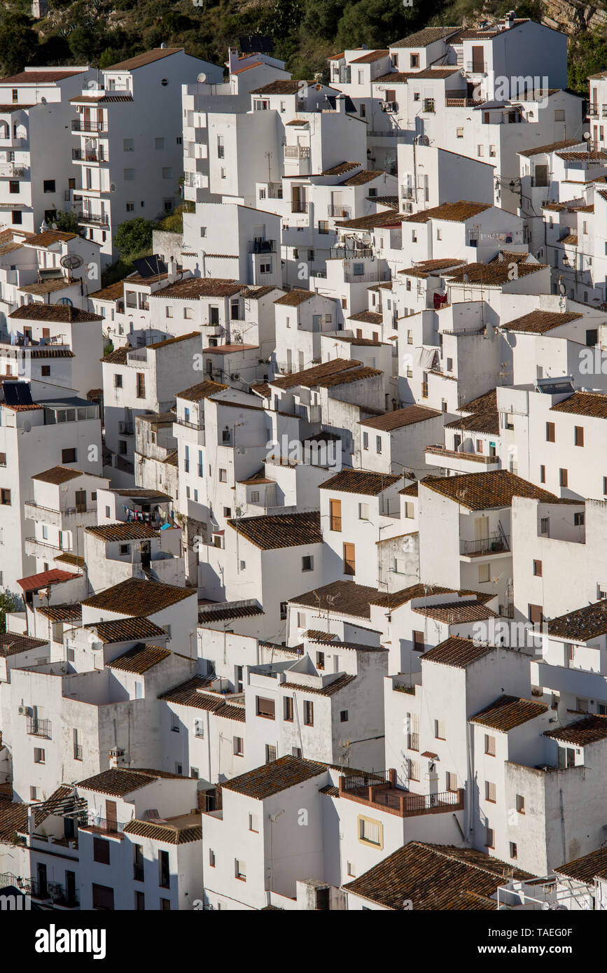 Casares pueblo en la provincia de Málaga, Andalucía, España. Foto de stock