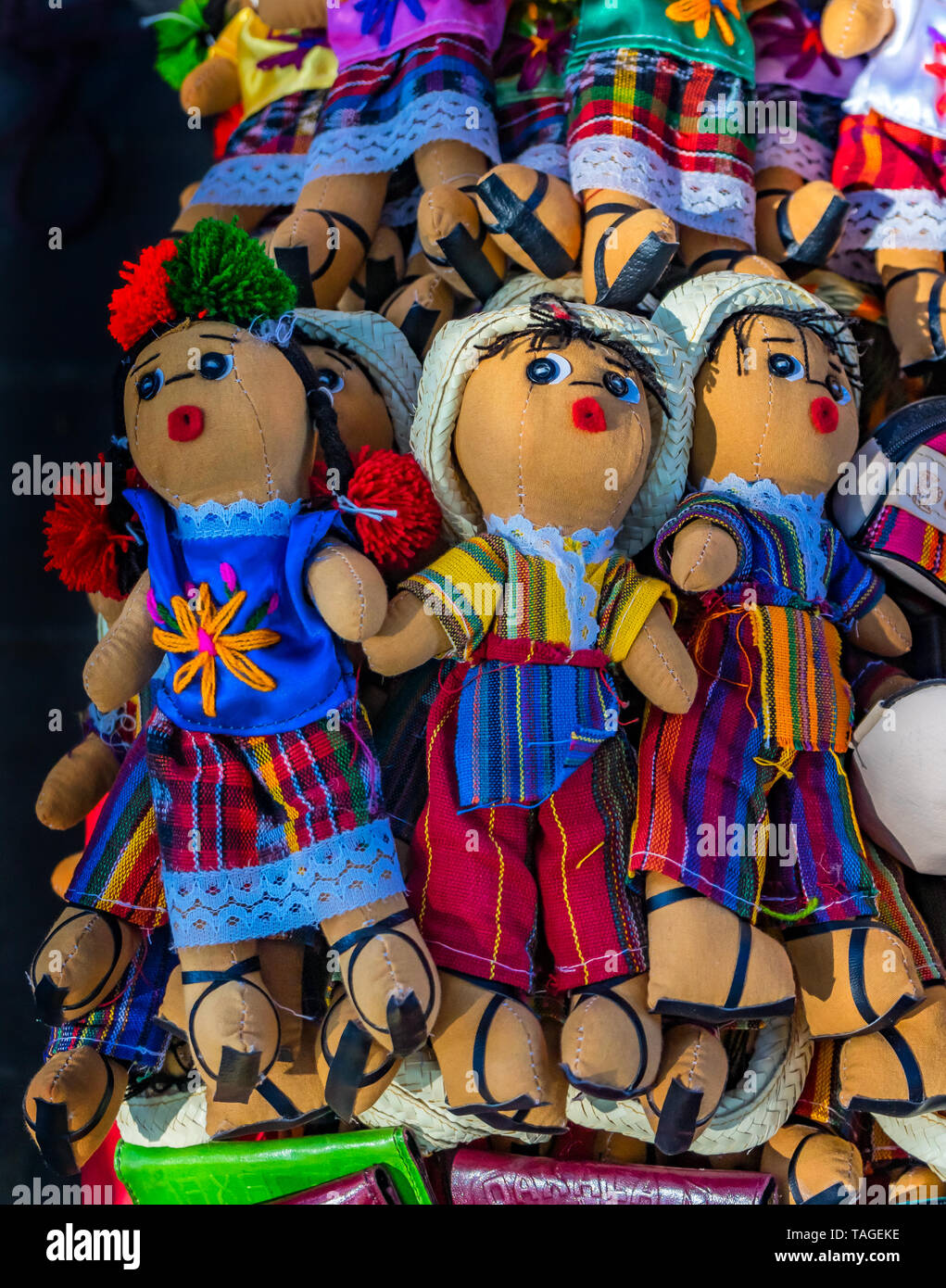 Souvenir dolls mexico fotografías e imágenes de alta resolución - Alamy