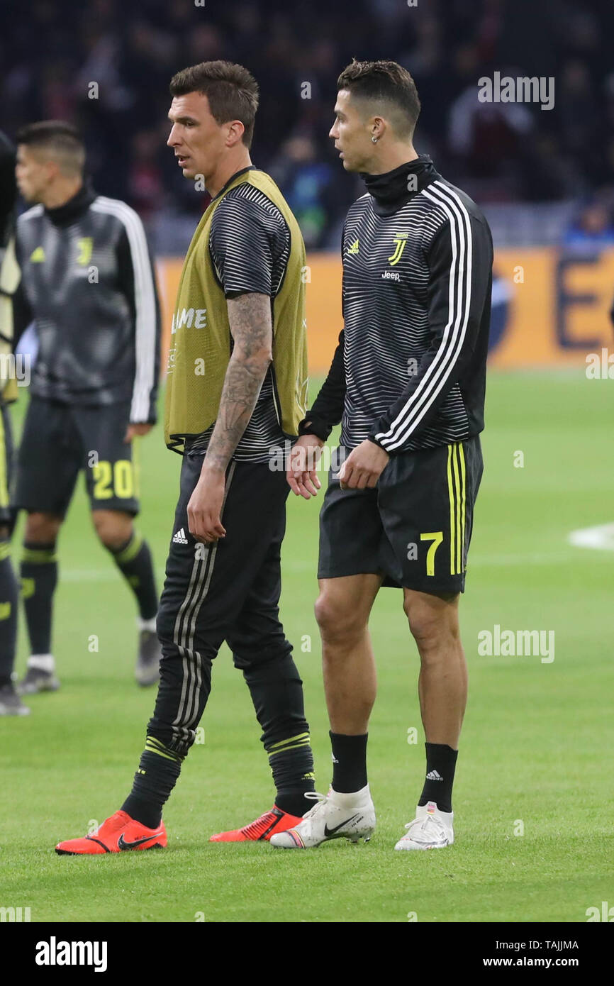 Cristiano Ronaldo Y Mario Mandžukic De Juventus De Turín