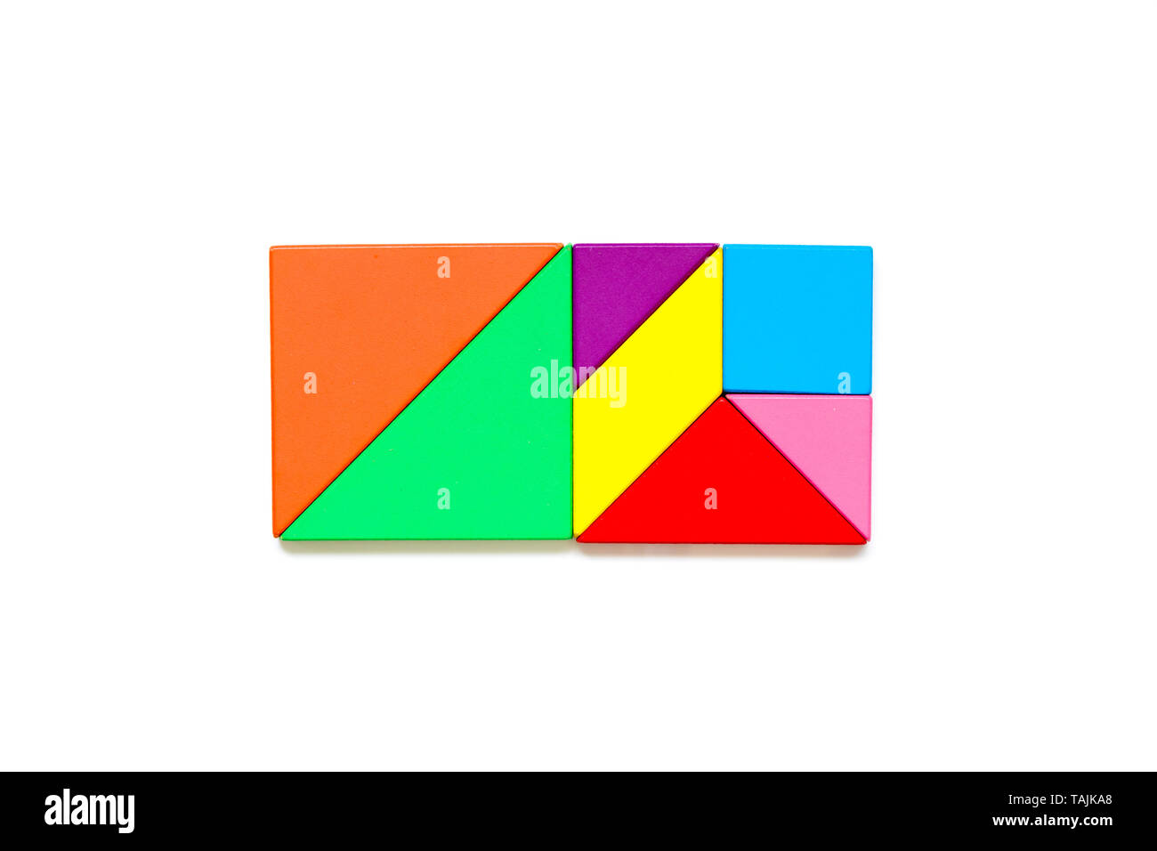 Color tangram de madera en forma de rectángulo sobre fondo blanco  Fotografía de stock - Alamy