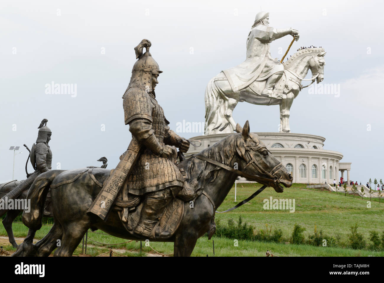 La estatua ecuestre de Genghis Khan, parte del complejo de la Estatua de Genghis Khan, 54 km al este de Ulaanbaatar, Mongolia. Foto de stock