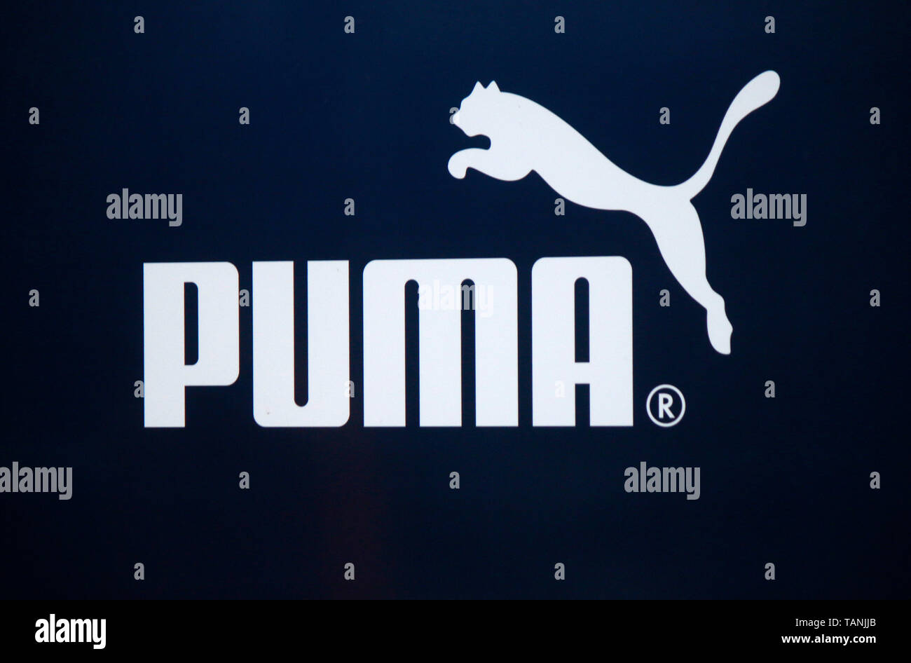 Logo das der Marke/ el logotipo de la marca "Puma Fotografía de stock -  Alamy