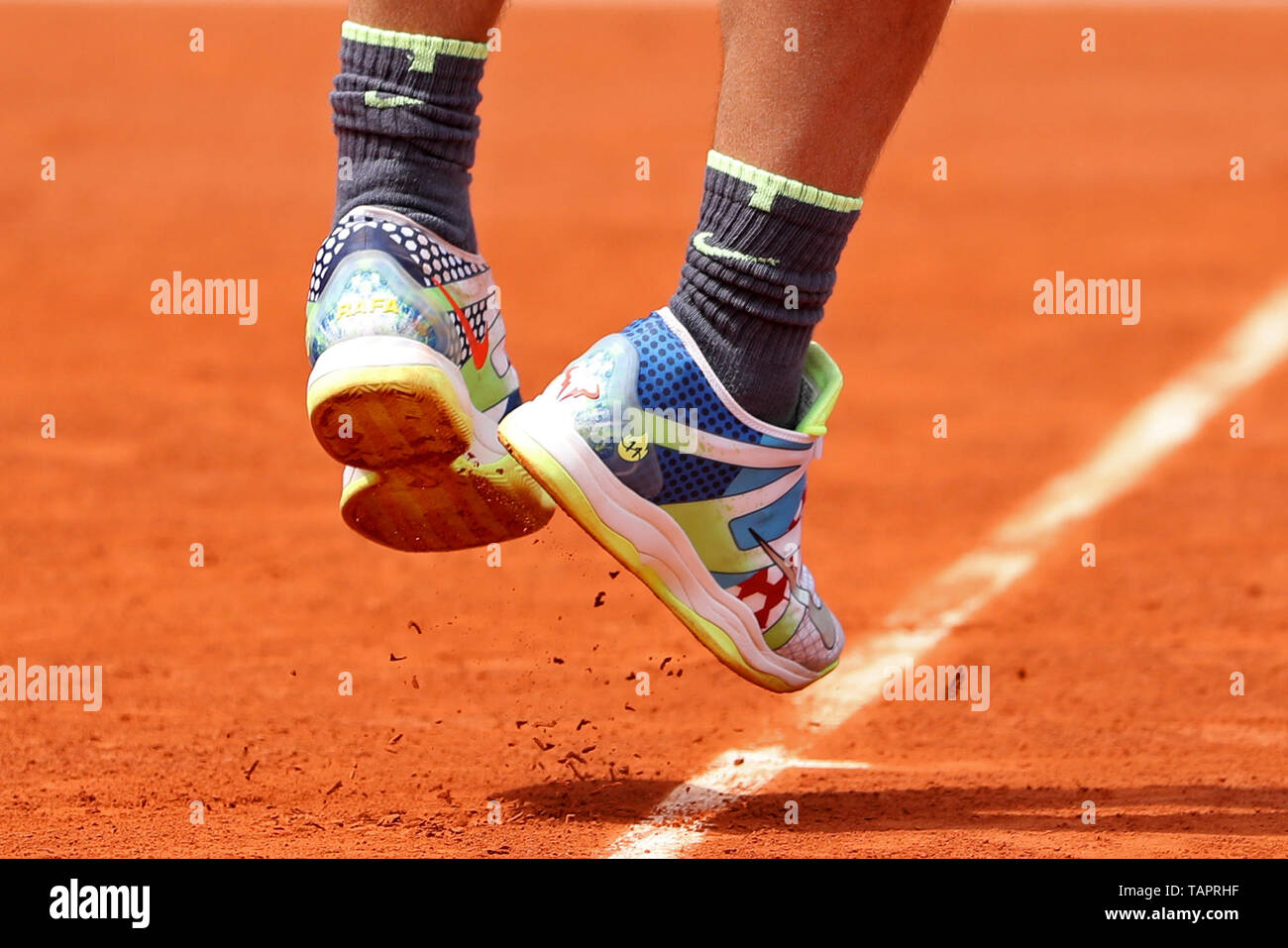 El 27 de mayo de 2019, Roland Garros, Paris, Francia; Torneo Abierto de  Tenis de Francia; Rafael Nadal (ESP) lleva sus zapatos Nike personalizados  Fotografía de stock - Alamy