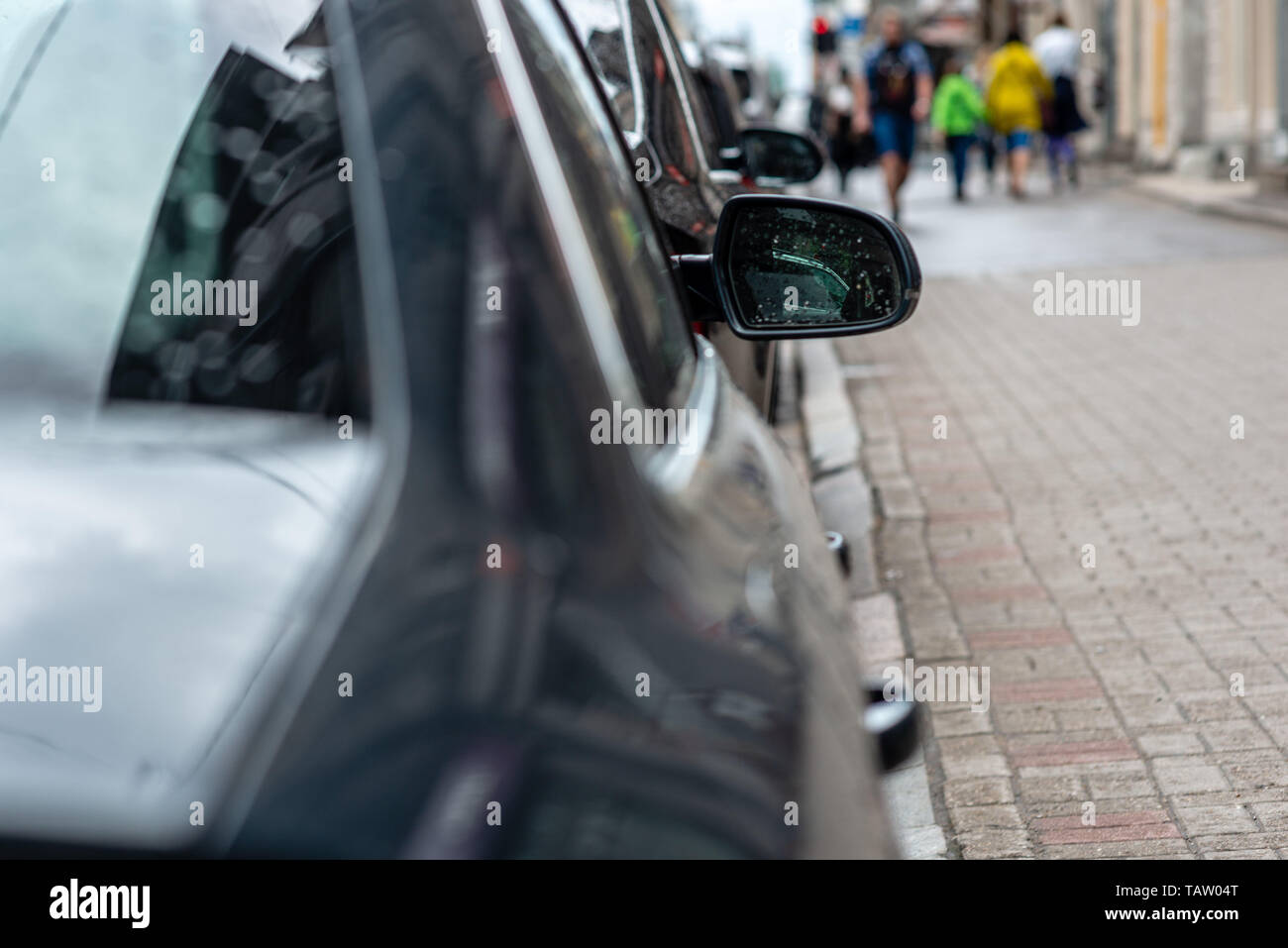 Espejos negros fotografías e imágenes de alta resolución - Alamy