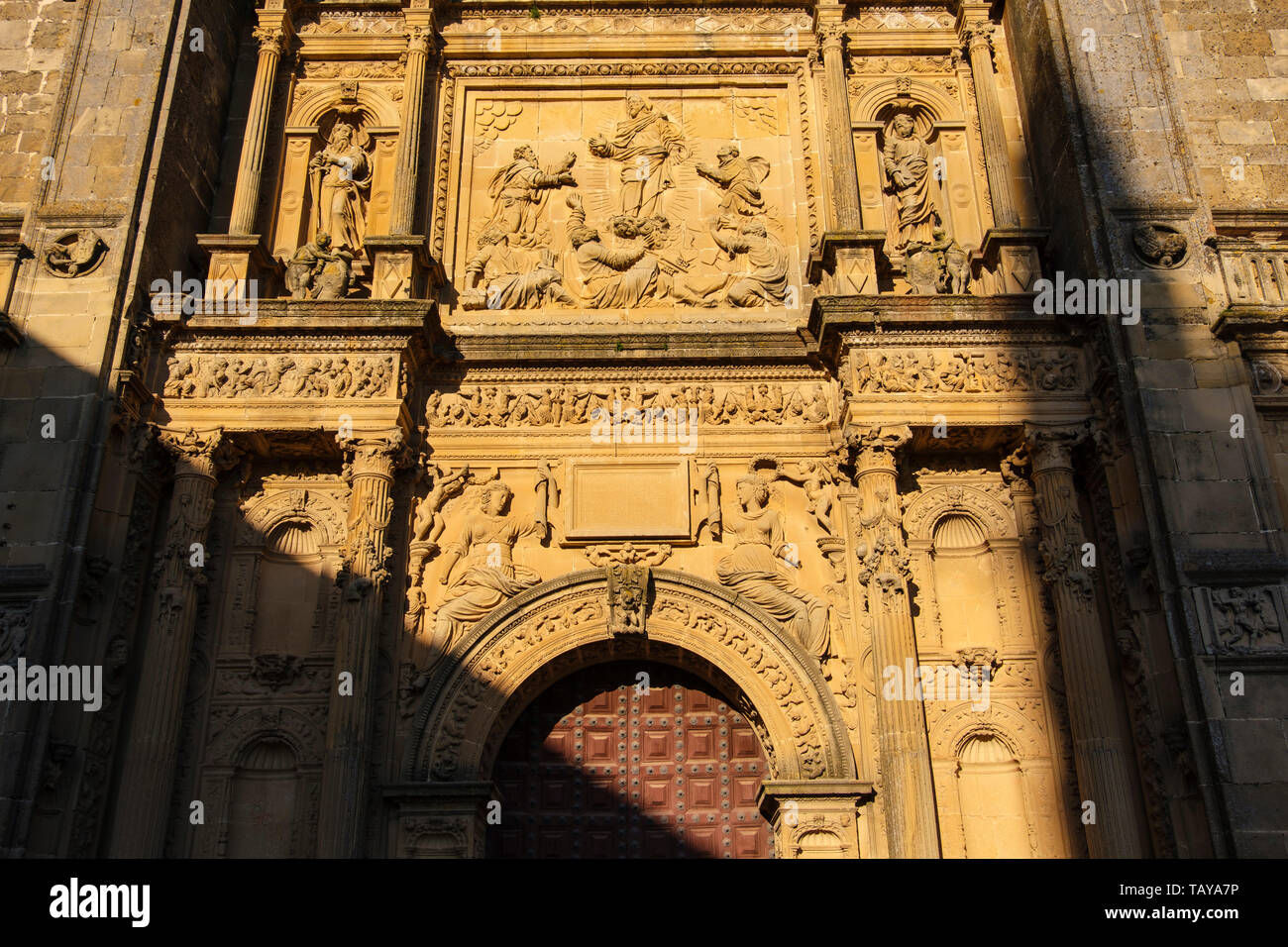 Iglesia del Salvador en la Plaza de Vázquez Molina. Ubeda, provincia de Jaén. El sur de Andalucía. España Europa Foto de stock
