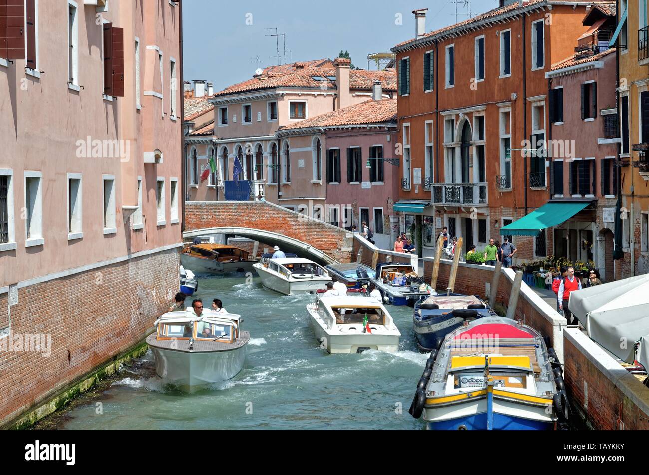 El Puente de San Sebastián, en el barrio de Dorsoduro, en Venecia, Italia Europa UE Foto de stock