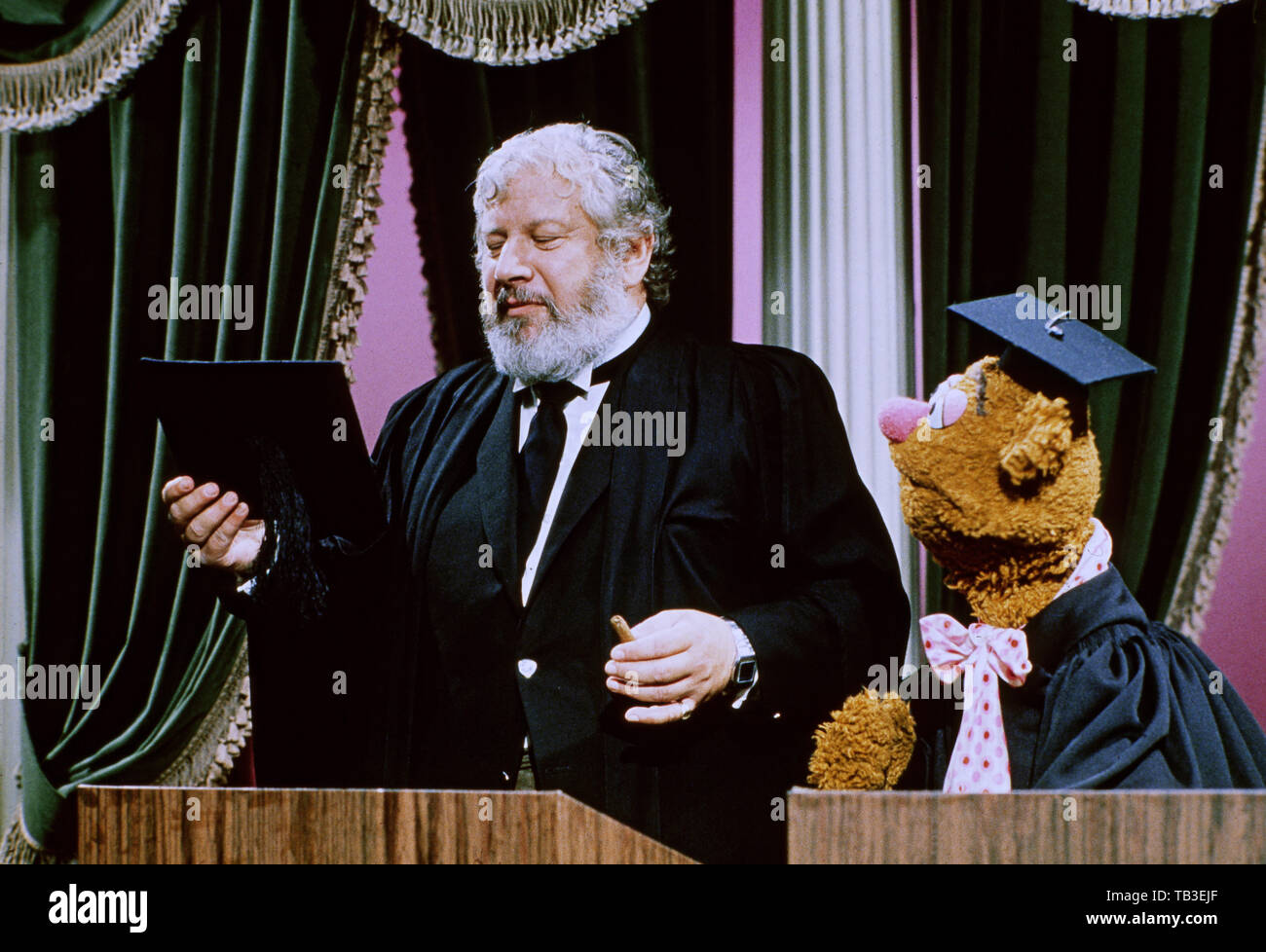 El Muppet Show, Großbritannien Fernsehserie, EE.UU./1976 - 1981, mit Comedyshow Puppen und Gaststar Peter Ustinov Foto de stock
