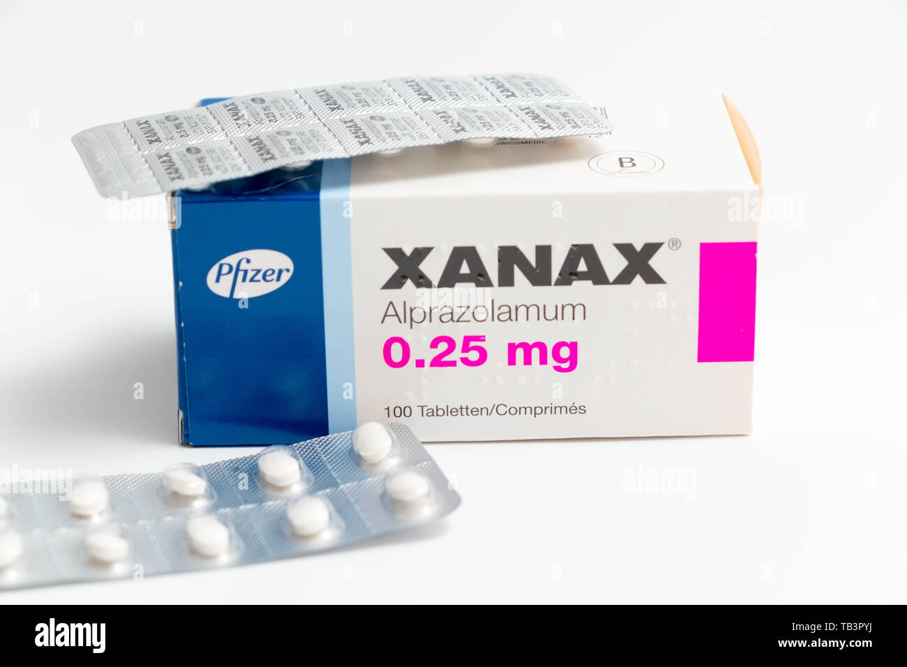 Xanax píldoras ansiolíticos medicación antidepresiva medicamentos de terapia Fotografía de stock
