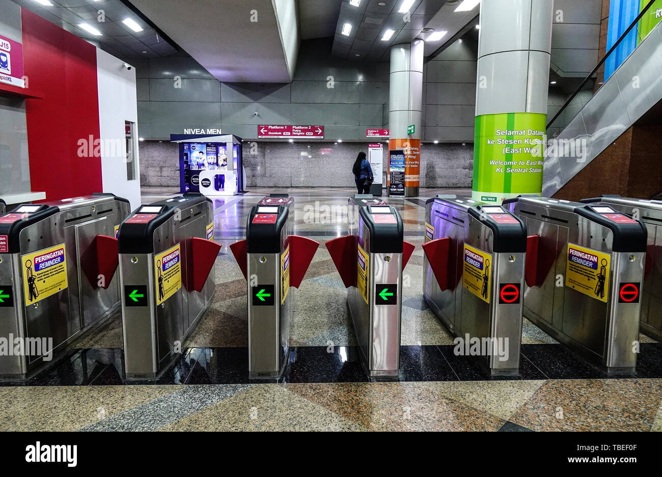 Kuala Lumpur Malasia 14 Nov 2017 La Estacion De Metro De Kuala Lumpur Malasia Kl Sistema De Metro Lrt Es Una Gran Solucion Para Conseguir Esta Bulliciosa Fotografia De Stock Alamy