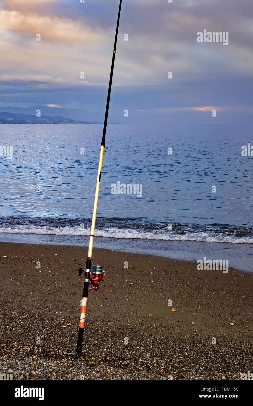 Caña de pescar en la playa fotografías e imágenes de alta resolución -  Página 8 - Alamy