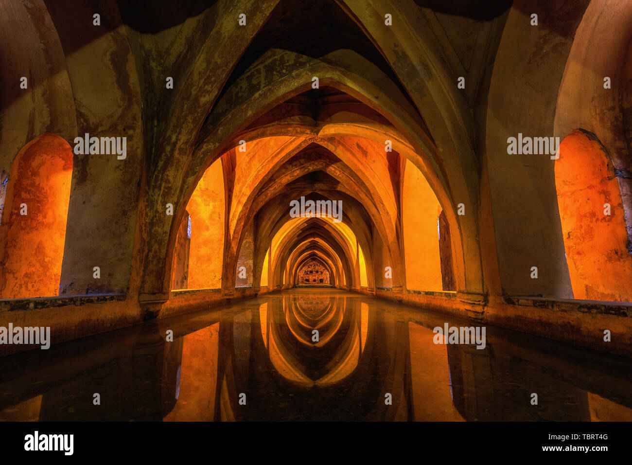 Caballero amable torre Metropolitano Baño subterráneo fotografías e imágenes de alta resolución - Alamy