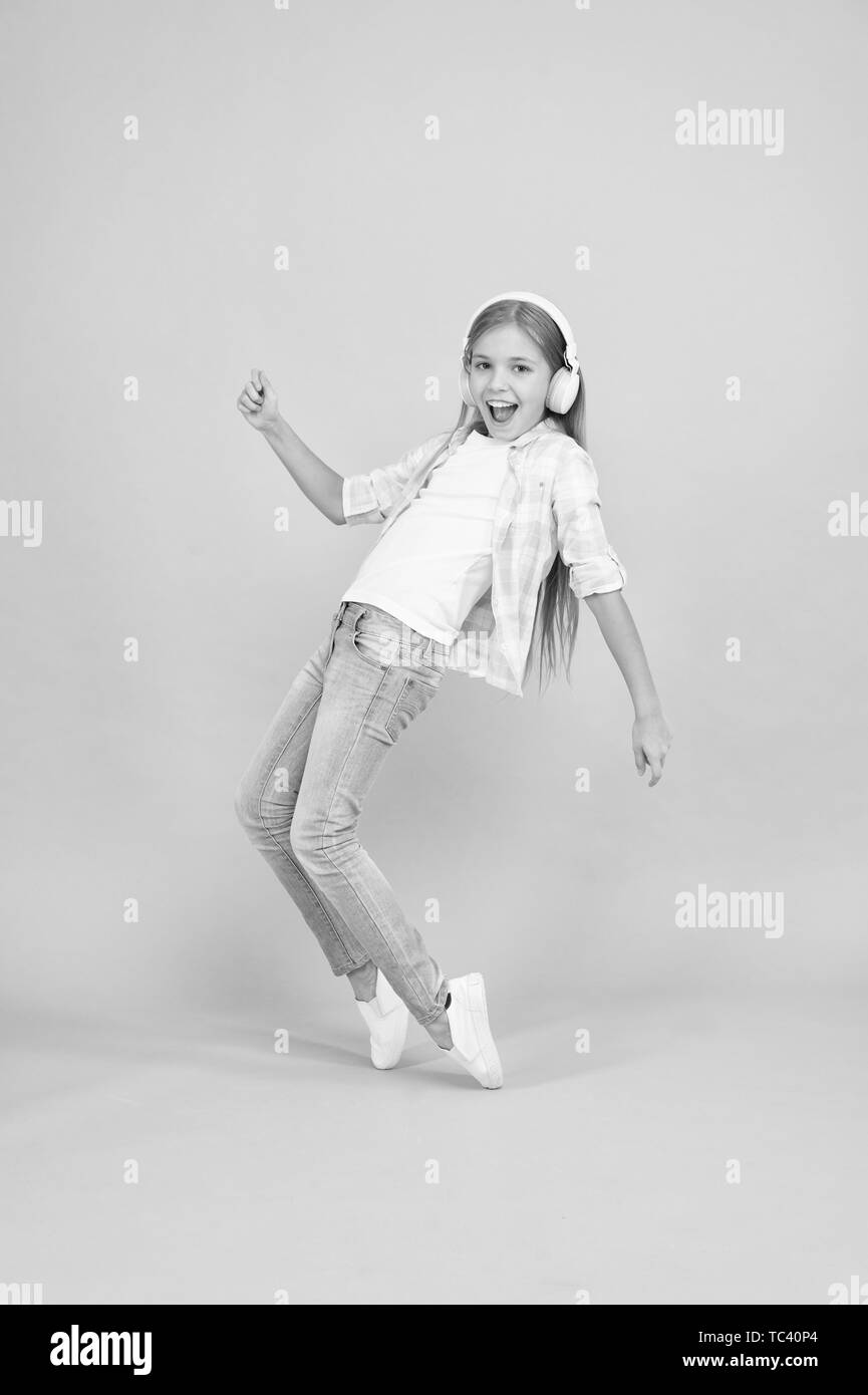 esta bailando song esta bailando song