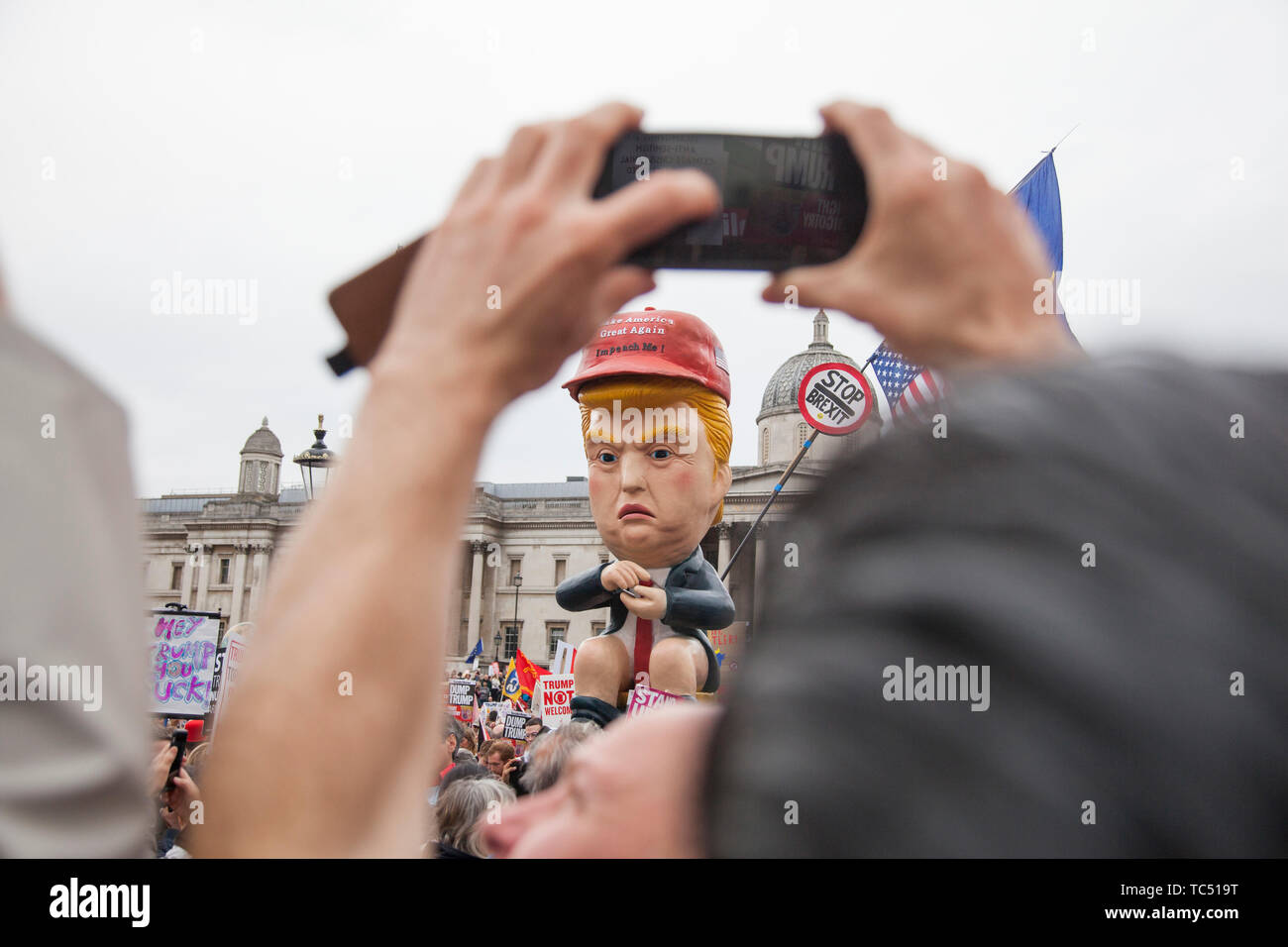 Londres, Reino Unido - 4 junio, 2019: una sátira política escultura de Donald Trump hecha en un anti Trump de marzo en Londres Foto de stock