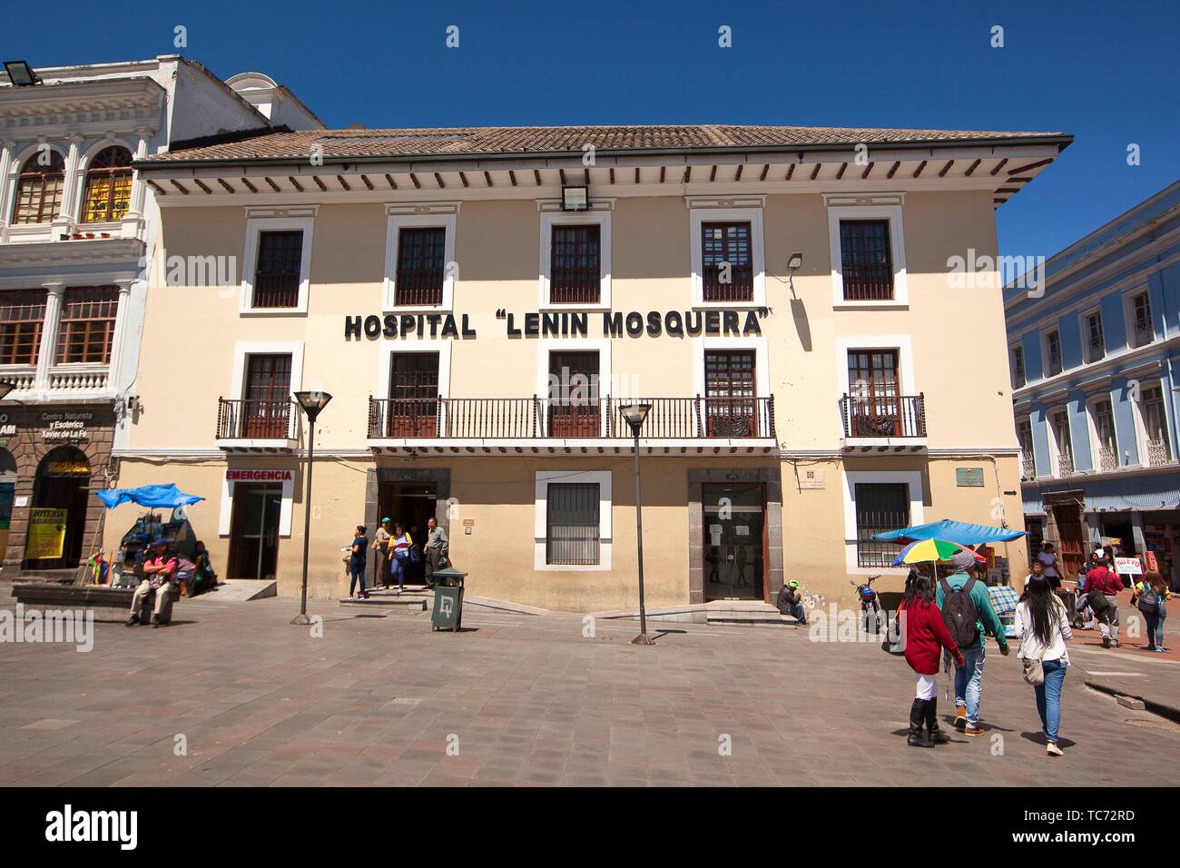 Edificio colonial utilizado como hospital Lenin Mosquera, en el centro histórico de Quito