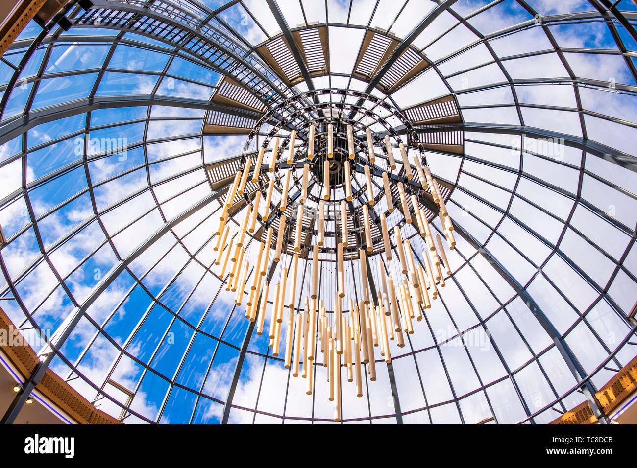 Techo de cristal con iluminación monumental en Eindhoven, Países Bajos, Europa. Foto de stock