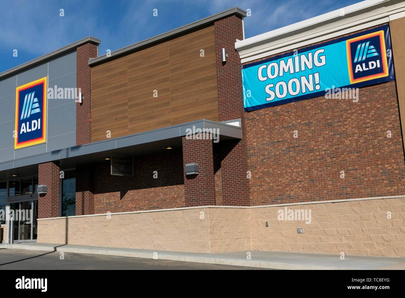 Logotipo de la empresa aldi fotografías e imágenes de alta resolución