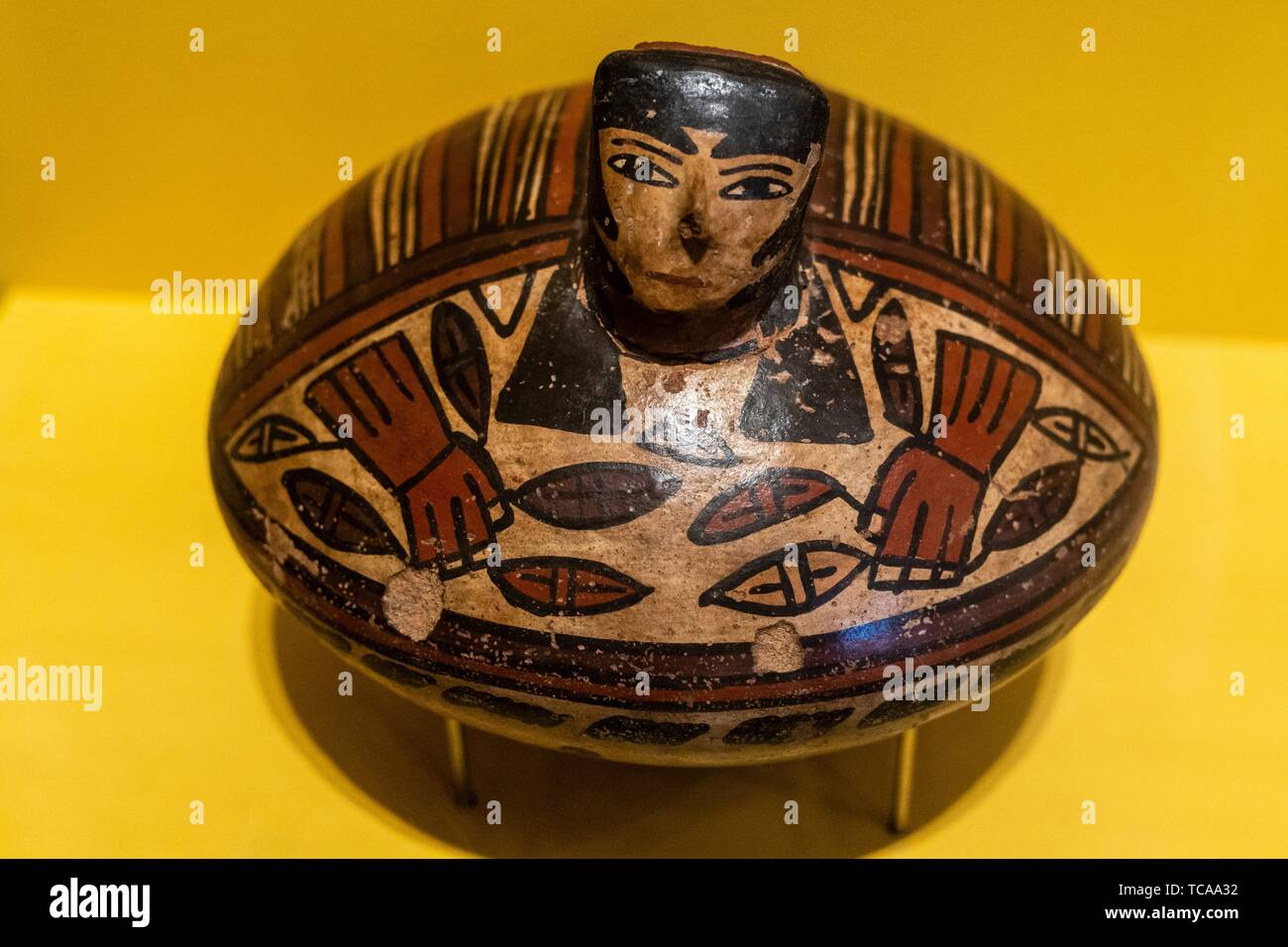 Cerámica precolombina peruana,la cultura Nazca (100 AC a 800 DC). Museo de  Arte de Lima, Lima, Perú Fotografía de stock - Alamy