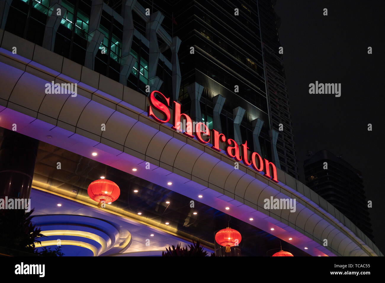 Distrito de Futian, Shenzhen, China, el 18 de enero de 2019: el Sheraton Hotel puerta delantera. Foto de stock