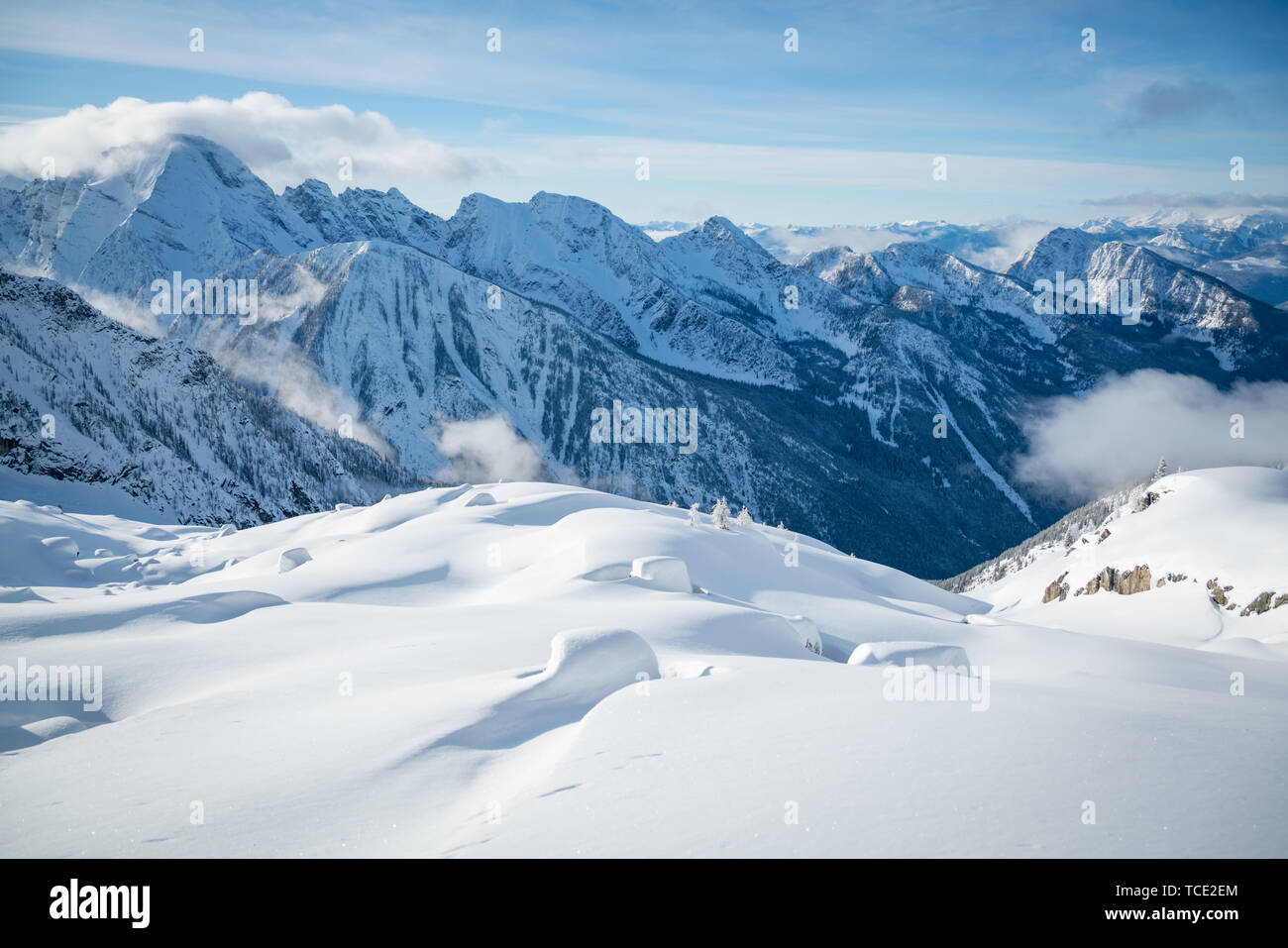 El paisaje cubierto de nieve en el Kootenays cerca de Kaslo, British Columbia, Canadá Foto de stock