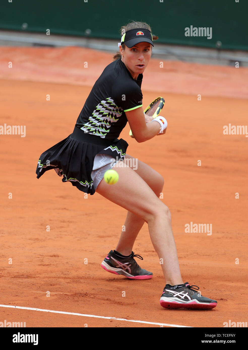 Johanna Konta durante el Women's semifinales del Abierto de Francia en Roland Garros, París. Foto de stock