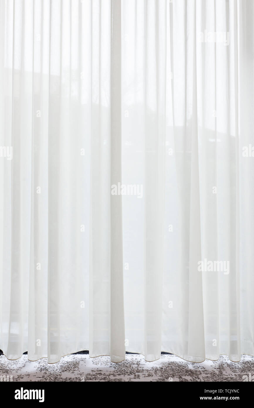 Cortinas blancas fotografías e imágenes de alta resolución - Alamy