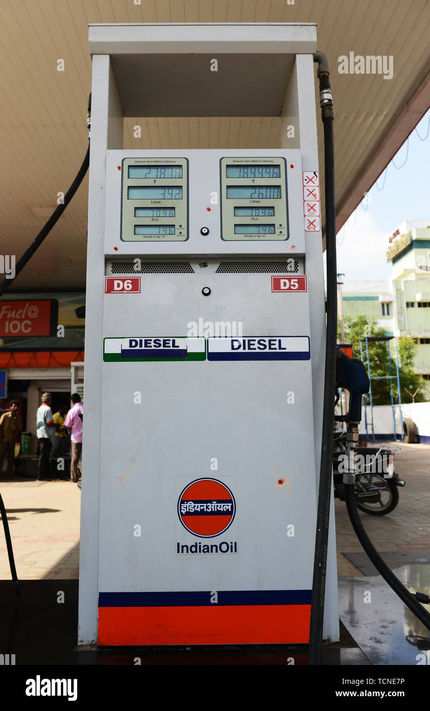 Bomba de gasolina india fotografías e imágenes de alta resolución Alamy