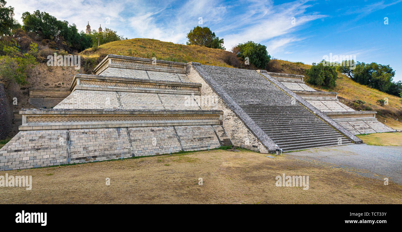 Piramide De Cholula Fotos e Imágenes de stock - Alamy