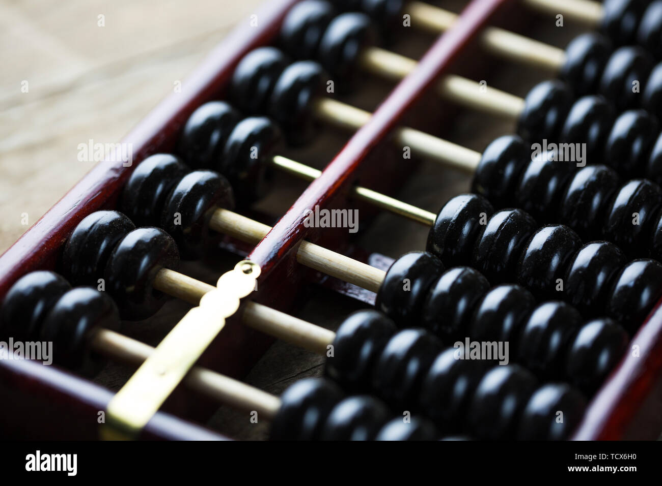 Ábaco sobre la tabla, close-up Foto de stock