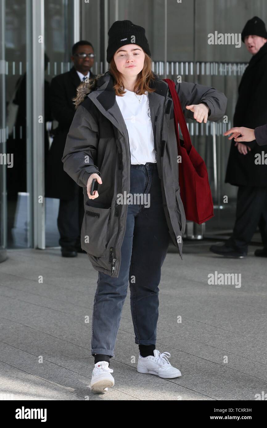 Daisy Waterstone visto salir de Virgin Radio después de aparecer en el