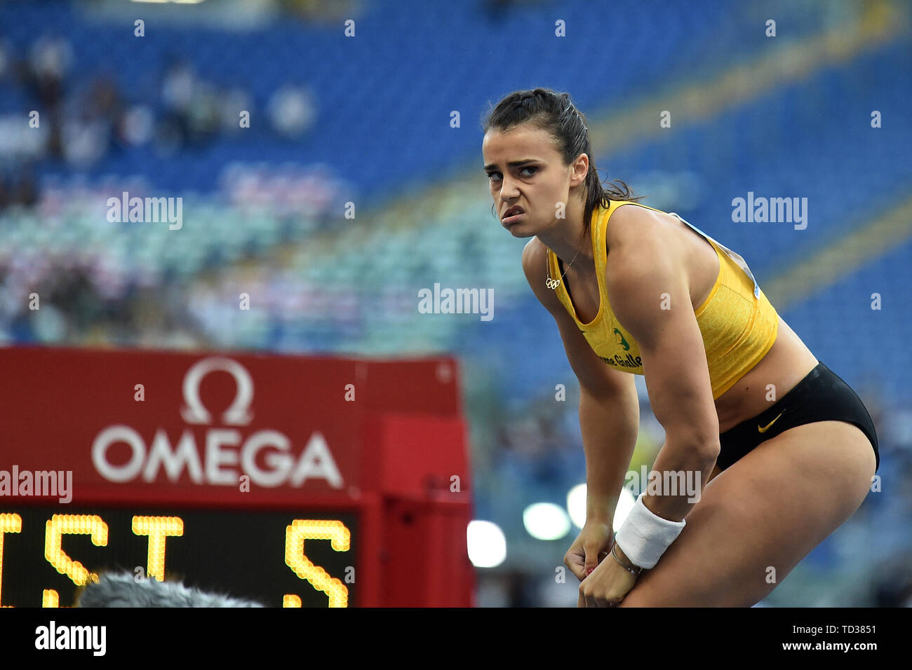 Sonia Malavisi de Italia reacciona durante la mujer en salto con garrocha la IAAF Diamond League Sonia Malavisi de Italia reacciona durante la mujer en salto con garrocha la IAAF Diamond League